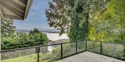 3227 W Lake Sammamish Parkway SE, Bellevue