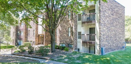 2037 Country Club Drive Unit #14, Woodridge