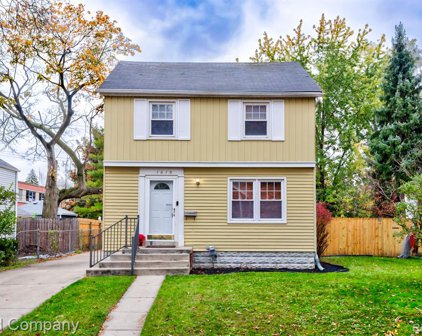 1610 DOVER, Ferndale