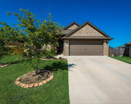 2128 Hill Crest  Court, Weatherford