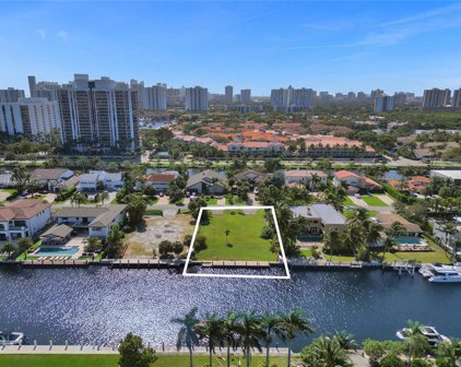 466 Holiday Dr, Hallandale Beach