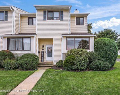 211 Clubhouse Drive, Middletown