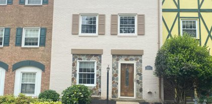 14813 Haymarket Ln, Centreville