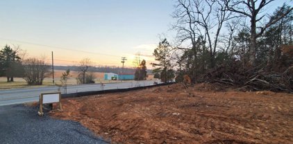 000 W Main, Cabot