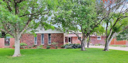 2 Sycamore Ct, Newton