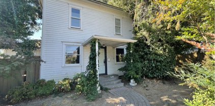 814 E 4TH ST, Newberg