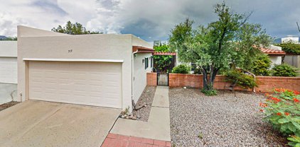 713 S Camino Del Monte, Green Valley