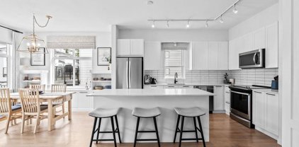 18505 Laurensen Place Unit 501, Surrey