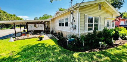 211 Meadow Ave, New Braunfels