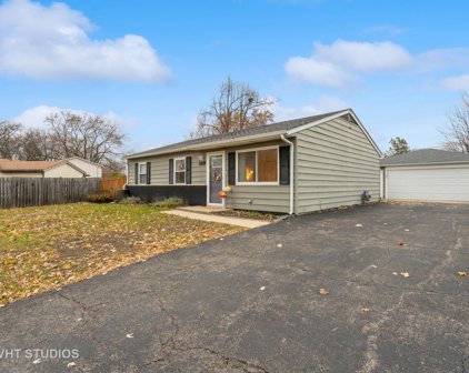 235 Malibu Drive, Bolingbrook
