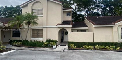 6111 Nw 171st St, Hialeah