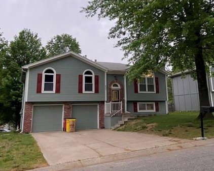 601 SE BUGLE Court, Blue Springs