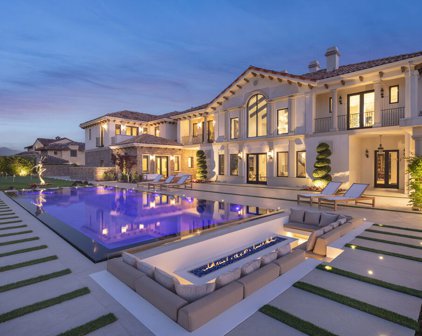 25325  Prado De La Felicidad, Calabasas