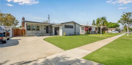 2935 Ladoga Avenue, Long Beach