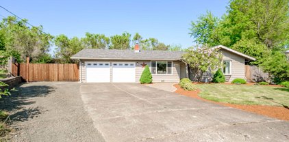 1924 NW CREST PL, Albany