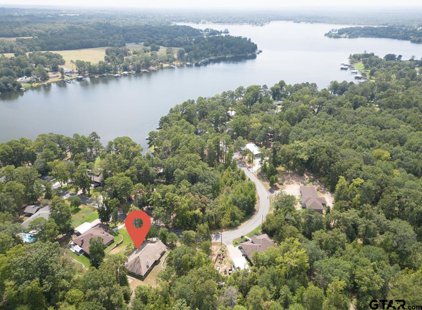 565 County Road 2297, Mineola