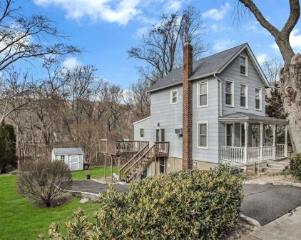 122 Mill River Road, Oyster Bay