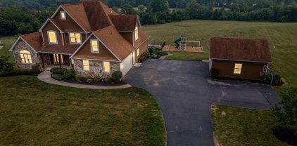 724 Slonaker Ln, Martinsburg