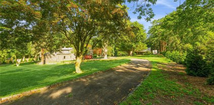 14 Pound Hollow Road, Old Brookville