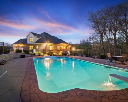 516 Royal Oaks Ct, Clarksville