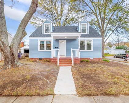 336 E Randall Avenue, North Norfolk
