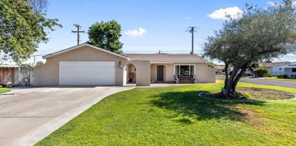 727 W Mulberry Drive, Hanford