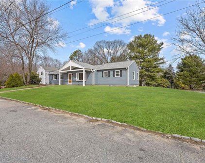 26 Cocumcussoc  Way, North Kingstown
