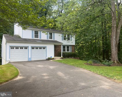 10917 Santa Clara Dr Dr, Fairfax