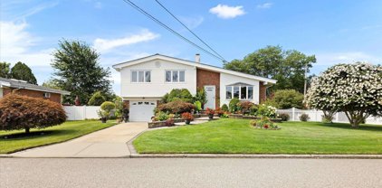 222 W 20th Street, Deer Park