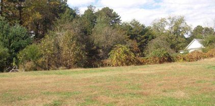 4922 Suwanee Dam Road, Suwanee