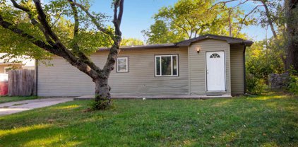 302 S Stewart Dr, Haysville