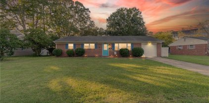 245 Victoria Drive, South Central 1 Virginia Beach