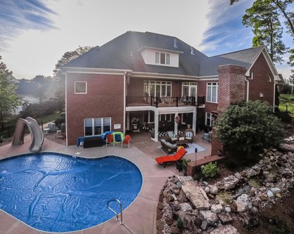 6901 Brown Ct, Crestwood