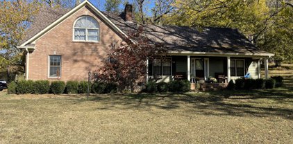 202 Railroad Bed Pike, Summertown