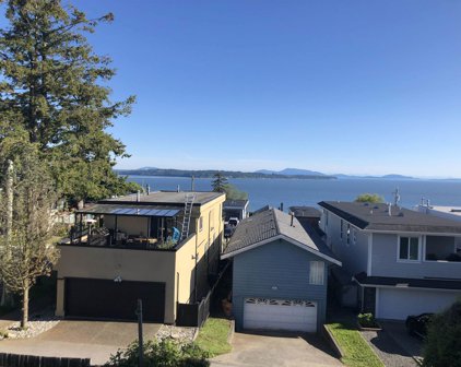 15190 Beachview Avenue, White Rock