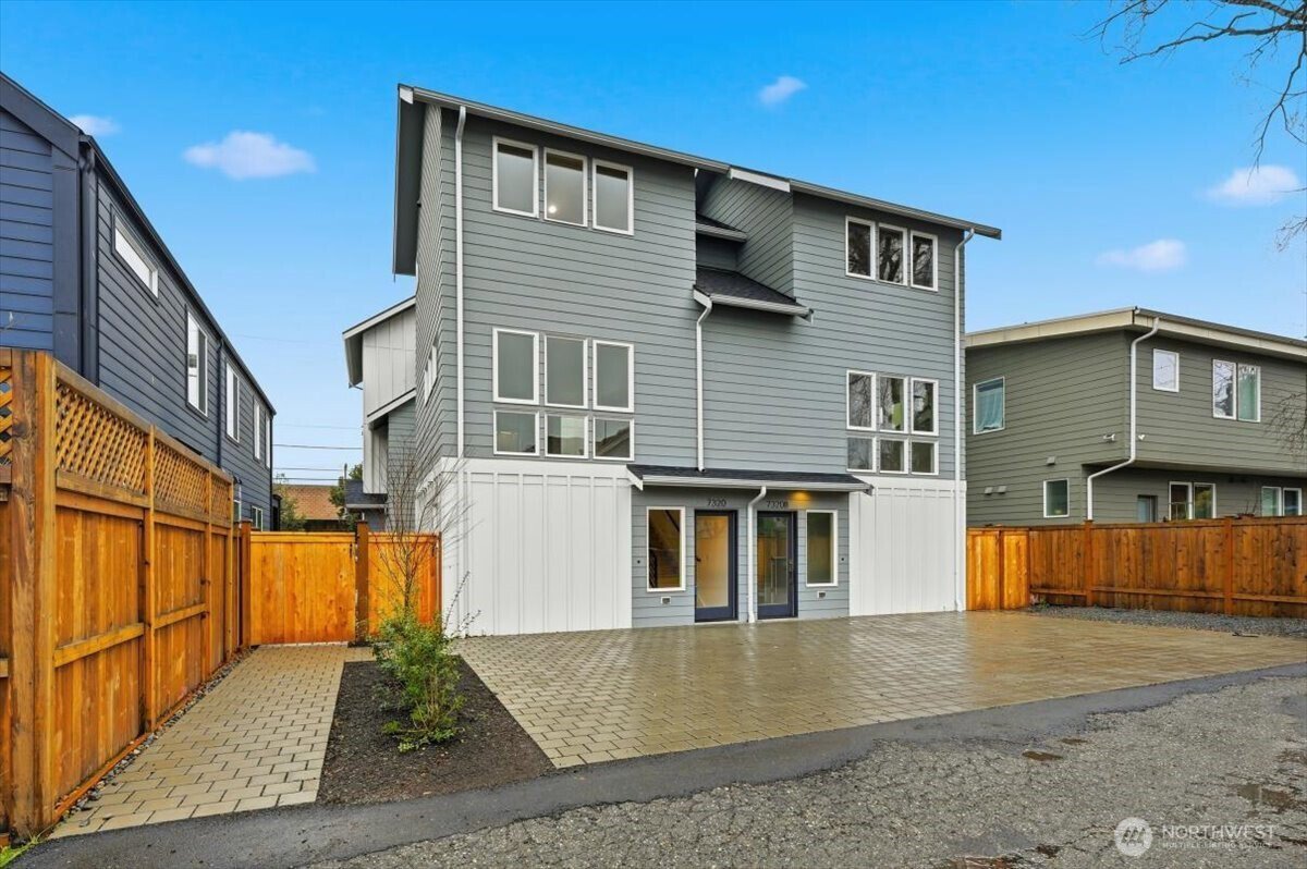 7320 11th Avenue NE, Seattle | MLS# 2466374 | Skyline Properties, Inc ...