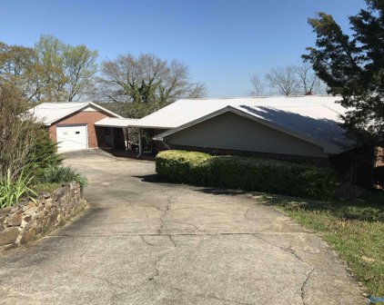 148 Lakeshore Drive, Rainbow City
