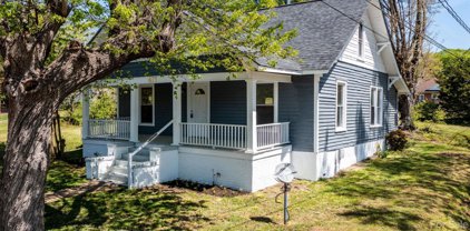 417 2nd Street  Place, Hickory