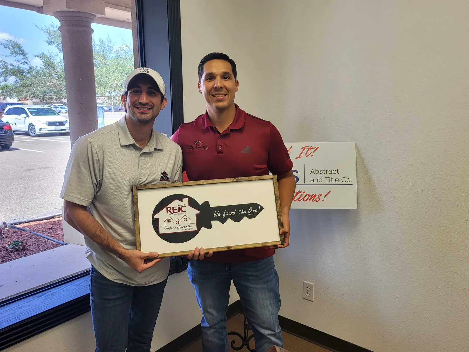 Del_Closed_Mark_Garza