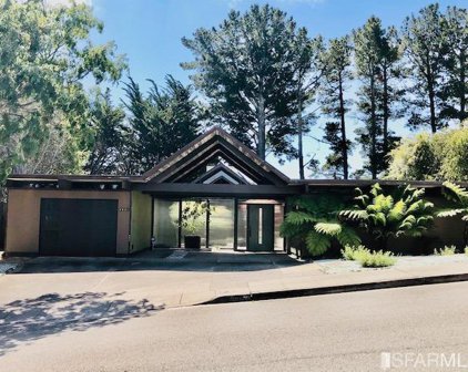 2931 Frontera  Way, Burlingame