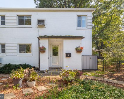 39 Ridge Rd, Greenbelt