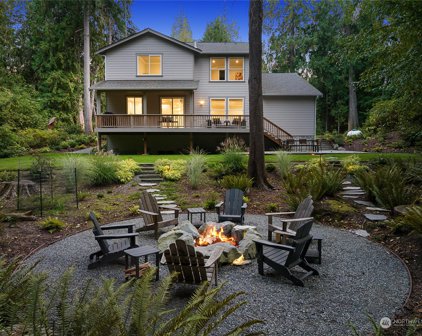 7330 NE Dolphin Dr, Bainbridge Island