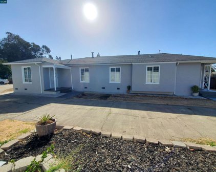 8016 Atherton St, Oakland