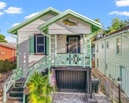5411 Avenue R 1/2, Galveston