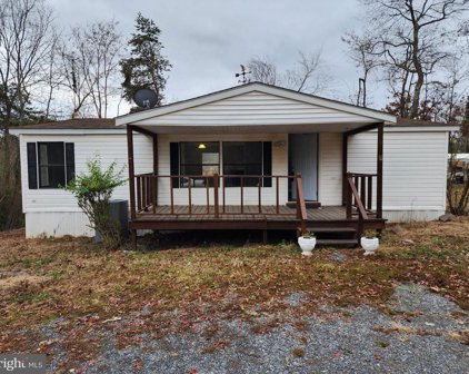 224 Lofty Lane, Berkeley Springs
