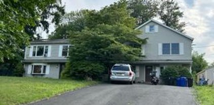 4 Heather Drive, Manalapan