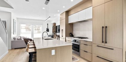 649 E 3rd Street Unit 124, North Vancouver