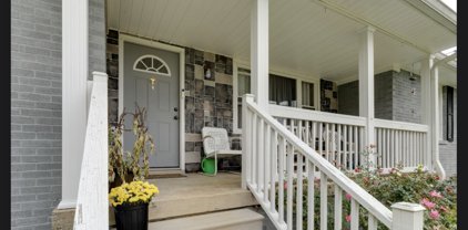 20 Templow Rd, Bethpage