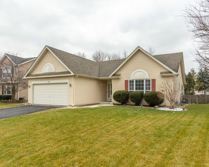 563 Lakeview Drive, Oswego