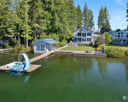 1670 E Benson Lake Drive, Grapeview